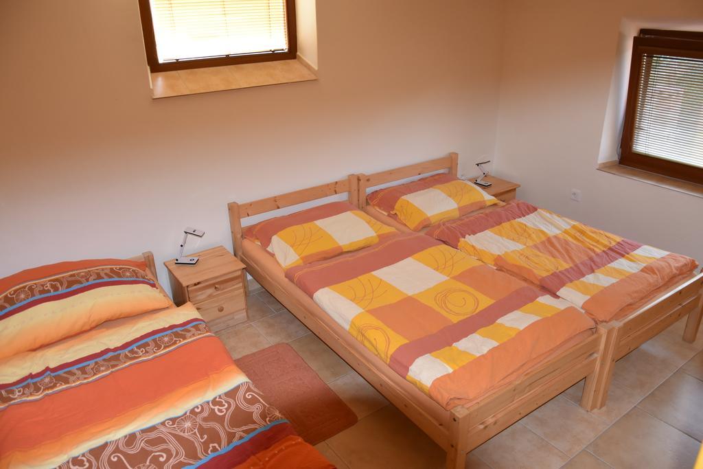 Za Kaplicku Guest House Hovorany Exterior photo
